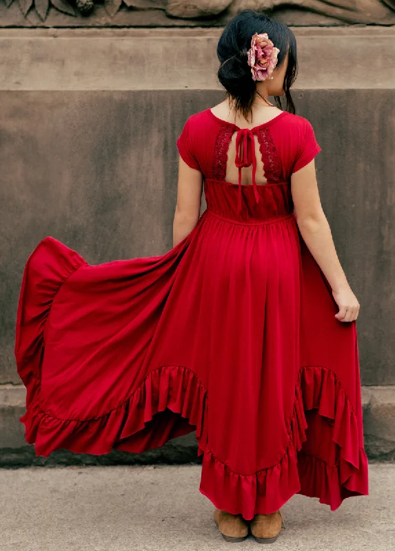 Braelyn Dress in Scarlet